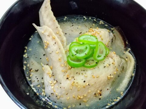 コラーゲンたっぷり優しい味の参鶏湯スープ